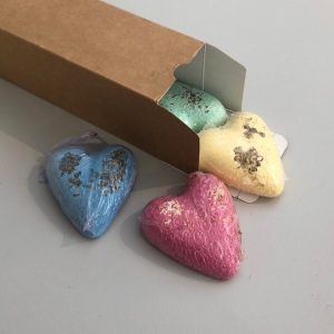 gift box of heart bath fizzers