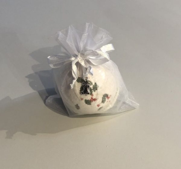 holly berry and mistletoe shea butter bath bomb with festive charm bag